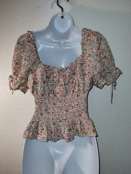 Suite 2939 Floral Smocked Puff Sleeve Top - Pink/Green sz  Large - Picture 6 of 9